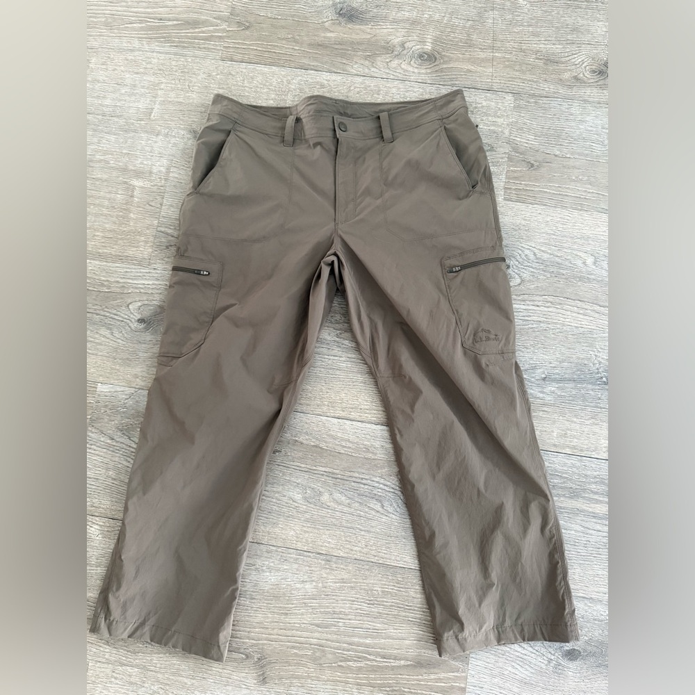 L.L. Bean Men's Tan Cargo Pants 38x29